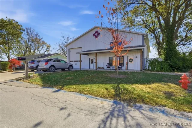 $415,000 | 404 East 15th Street, Eldon, MO 65026