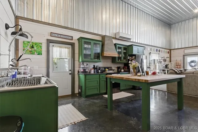 $415,000 | 404 East 15th Street, Eldon, MO 65026