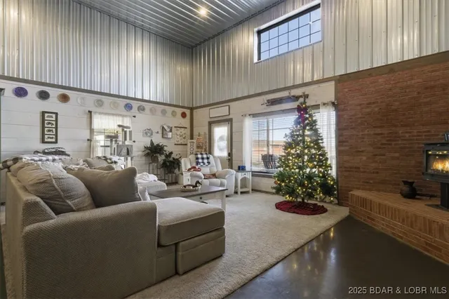 $415,000 | 404 East 15th Street, Eldon, MO 65026