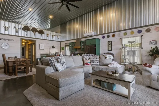 $415,000 | 404 East 15th Street, Eldon, MO 65026