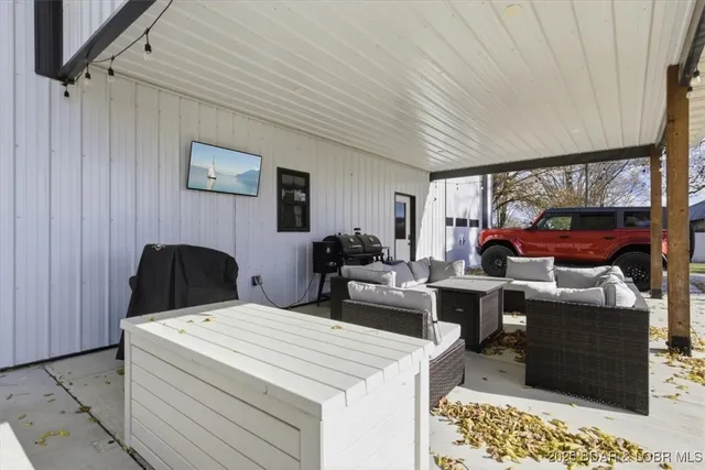 $415,000 | 404 East 15th Street, Eldon, MO 65026