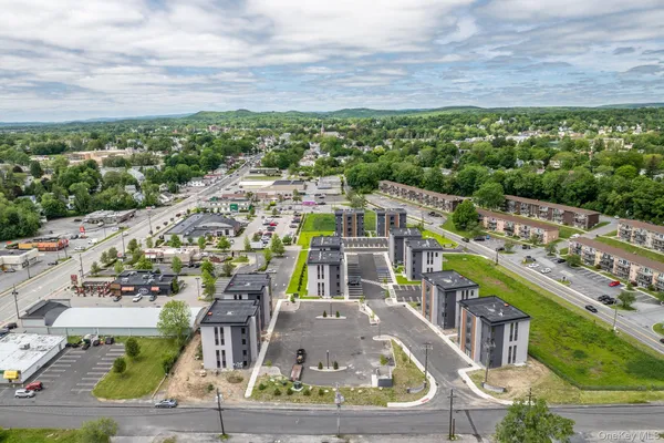 $2,300 | 3 Giada Lane, Unit 8, Middletown, NY 10940