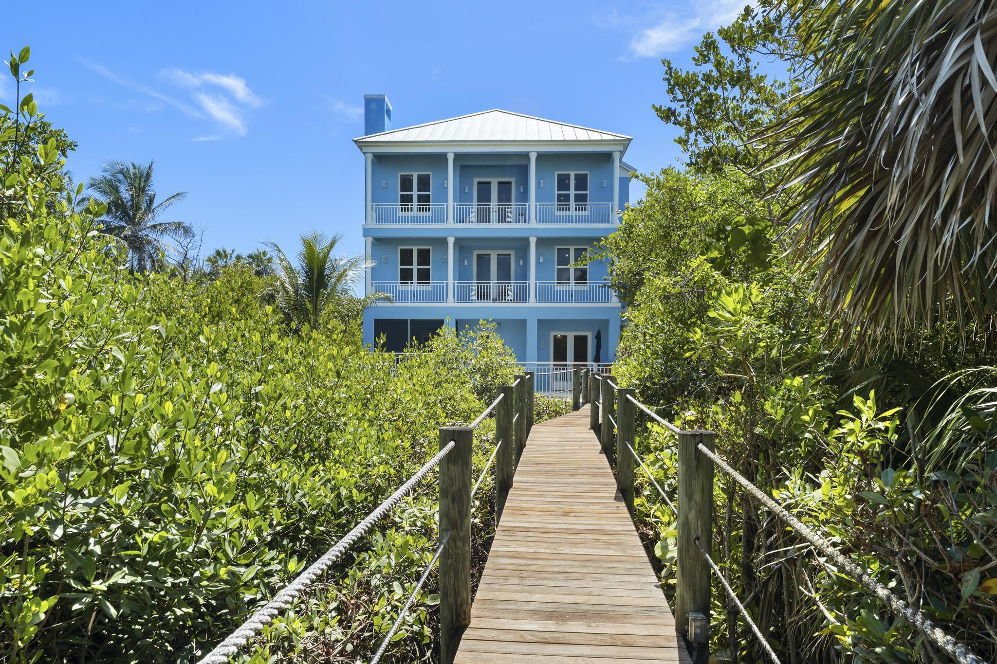 1334 Southeast MacArthur Boulevard Stuart, FL 34996 - Photo 6 of 71 _A730013