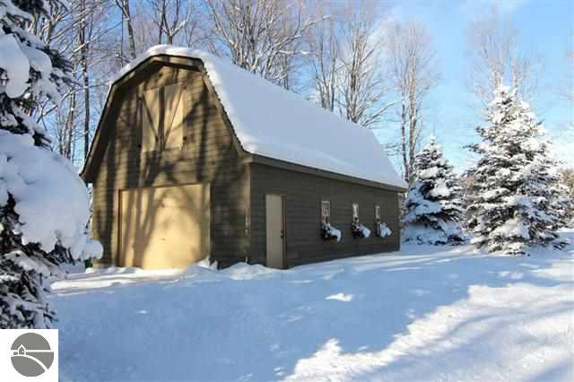 628 South Intermediate Lake Road Central Lake, MI 49622 - Photo 27 of 31 1741915-26.JPG