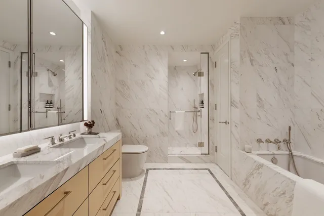 $2,895,000 | 400 East 84th Street, Unit 21B | Upper East Side