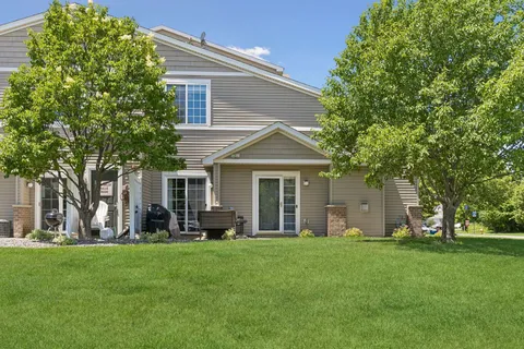 $319,900 | 5035 Garland Lane, Unit 5035E, Plymouth, MN 55446