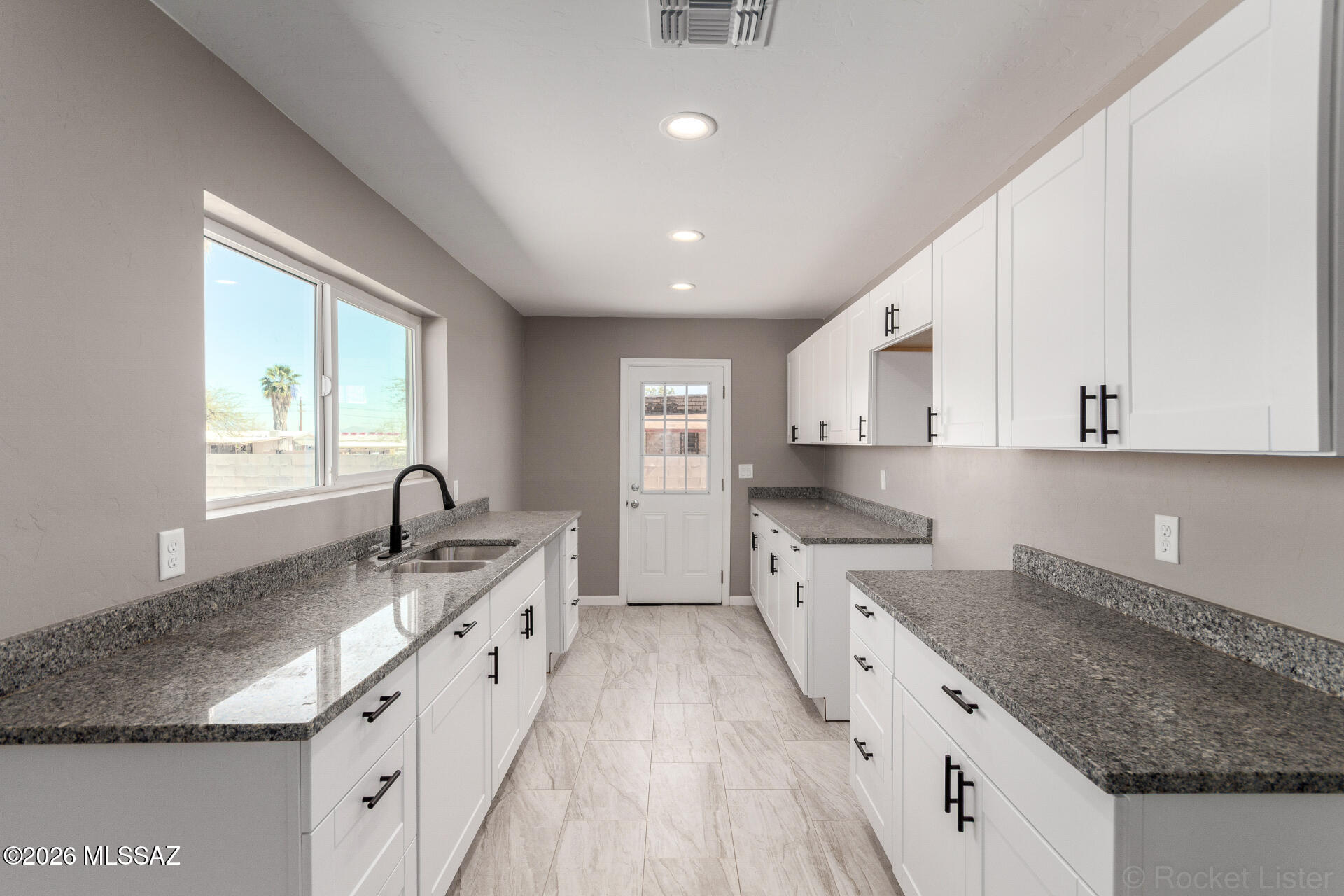 2601 West Quail Road Tucson, AZ 85746 - Photo 11 of 39 Gallery Image 11