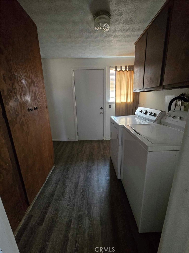 36614 Leona Road, Unit U12 Barstow, CA 92311 - Photo 17 of 24 Laundry room front house.