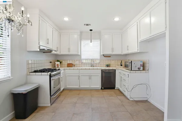 $569,000 | 761 Heritage Place, Tracy, CA 95377