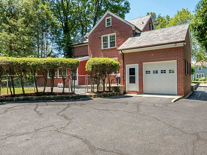 200 Woodland Road Woonsocket, RI 02895 - Photo 23 of 25 Exterior Back.