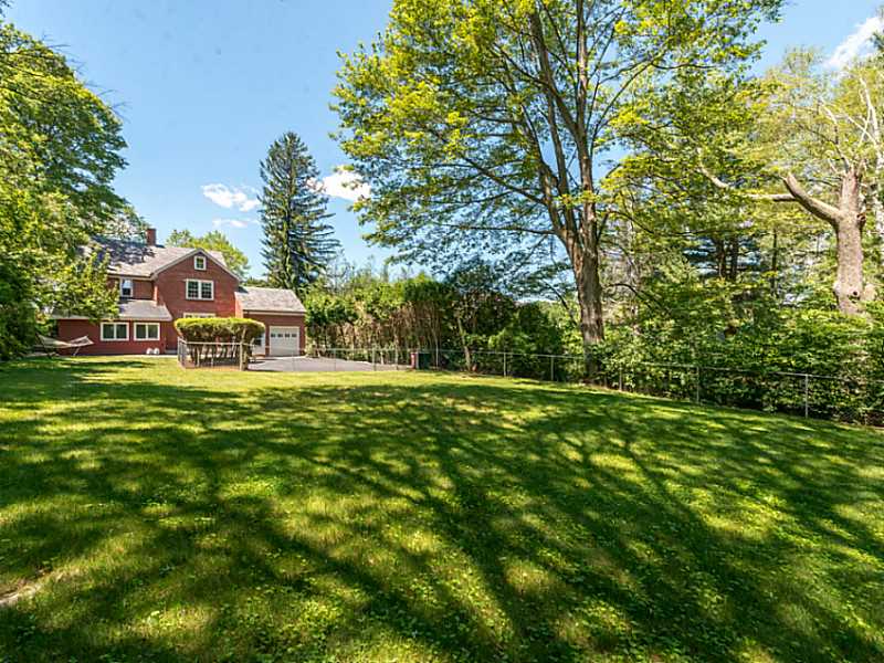 200 Woodland Road Woonsocket, RI 02895 - Photo 25 of 25 Yard/Garden.