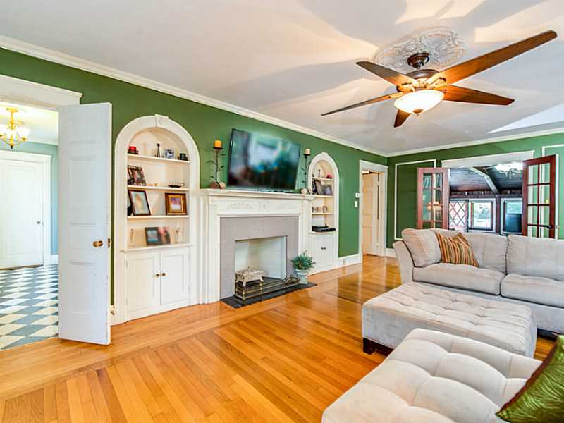 200 Woodland Road Woonsocket, RI 02895 - Photo 4 of 25 Living Room.