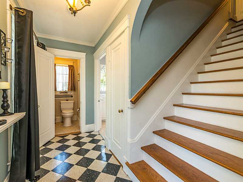 200 Woodland Road Woonsocket, RI 02895 - Photo 5 of 25 Entry.