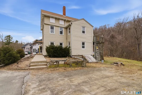 $2,700 | 98 West Main Street, Chester, CT 06412