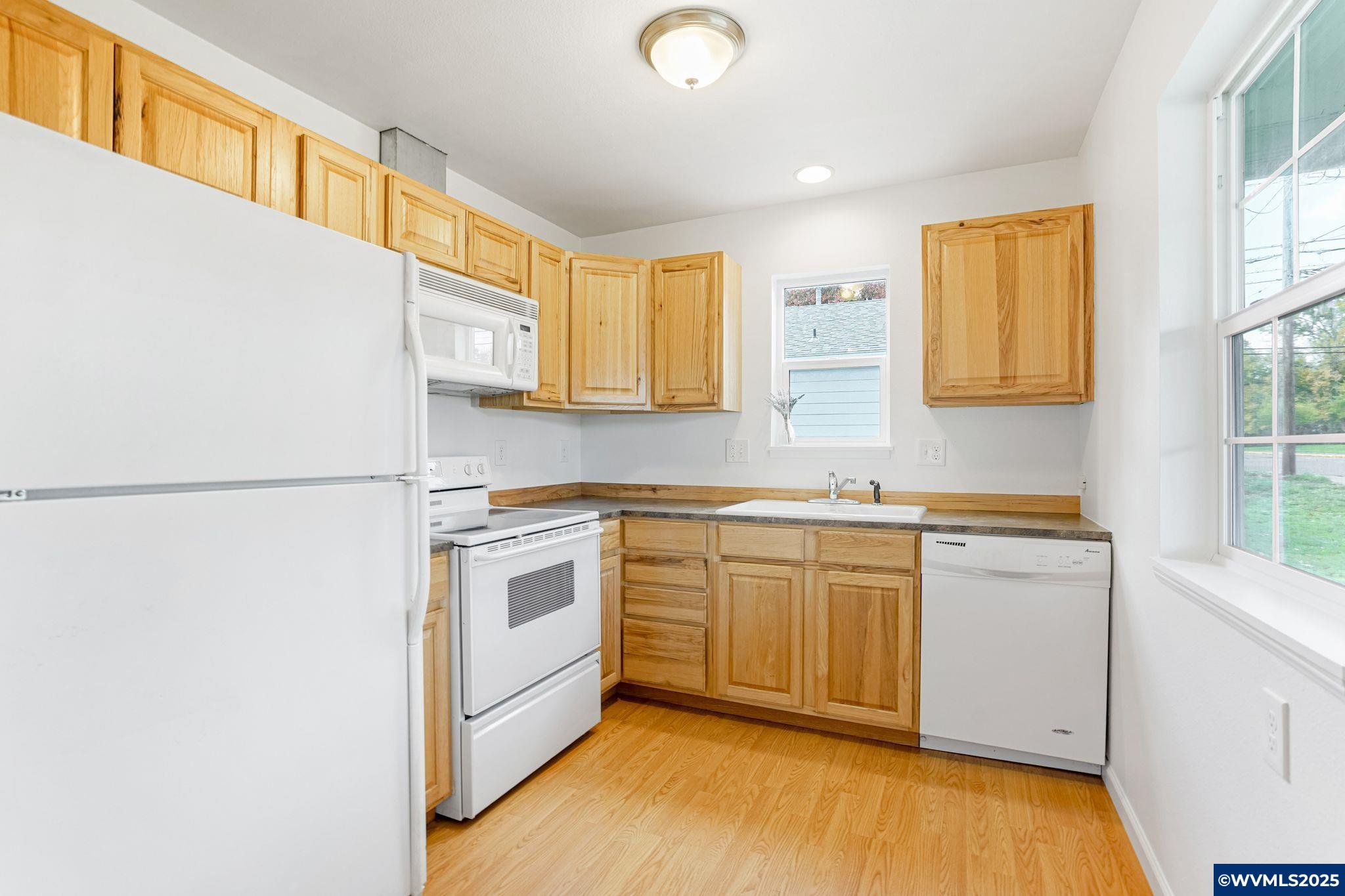 293 Southwest Walnut Avenue Dallas, OR 97338 - Photo 12 of 33 Gallery Image 12