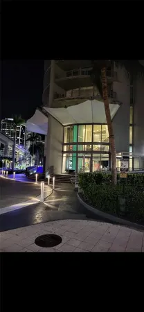 $3,100 | 690 Southwest 1st Court, Unit 1722, Miami, FL 33130