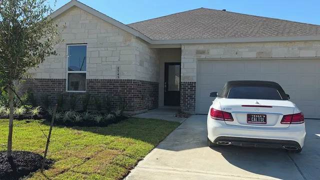 $1,990 | 1743 Magnolia Jade Court, Crosby, TX 77532
