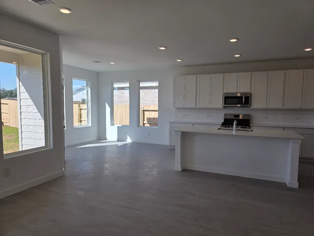 $1,990 | 1743 Magnolia Jade Court, Crosby, TX 77532