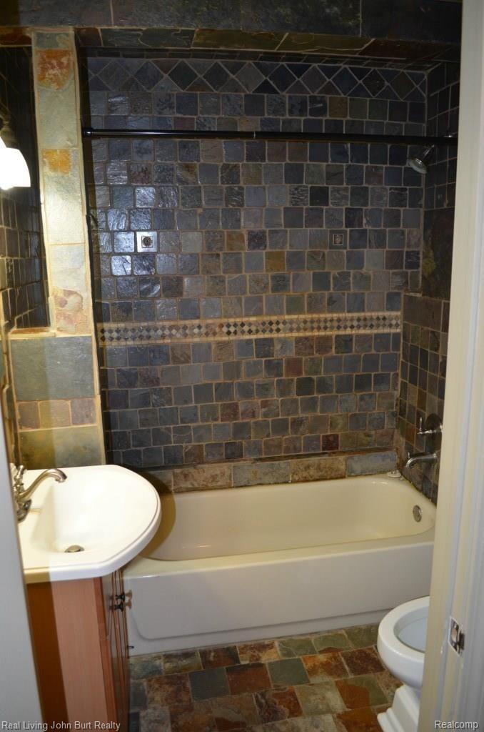 495 Coats Road Lake Orion, MI 48362 - Photo 16 of 30 DSC_0099.jpg