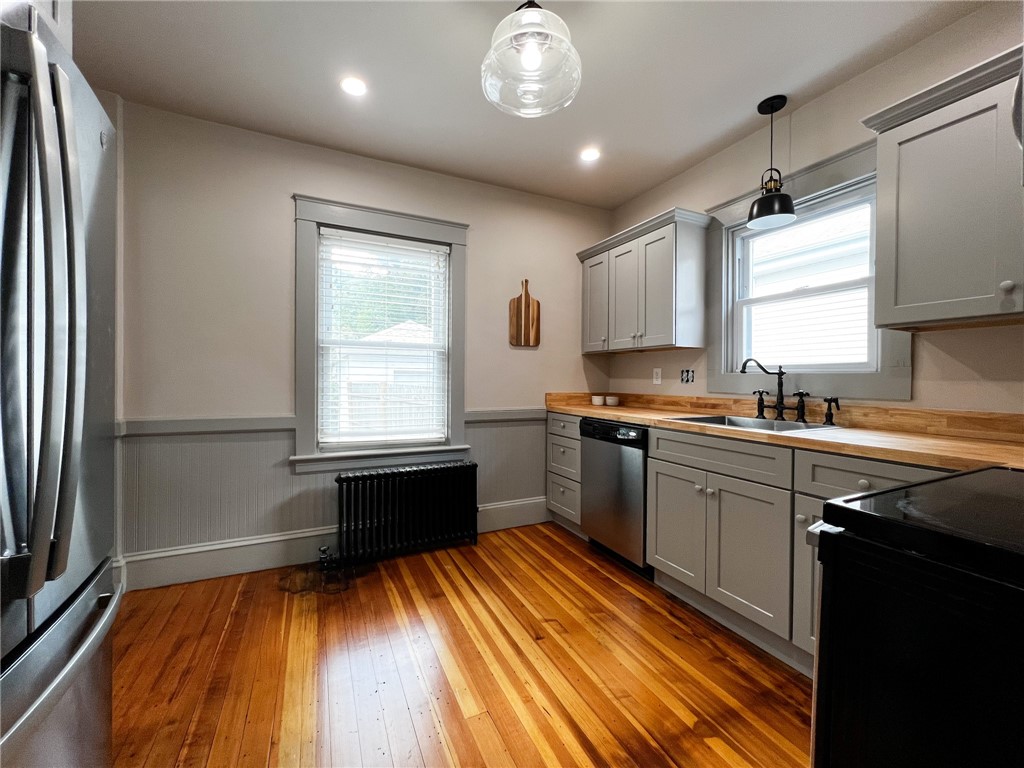 118 Modena Avenue Providence, RI 02908 - Photo 10 of 17