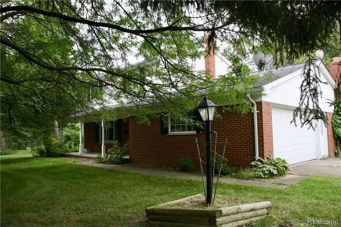 1600 North Rochester Road Oakland, MI 48363 - Photo 6 of 15 IMG_3180.jpg