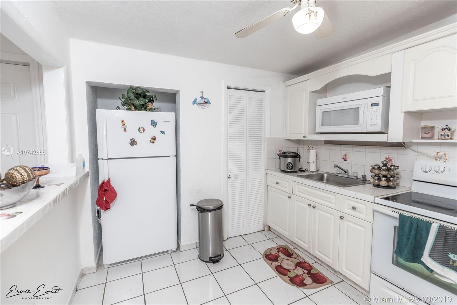 4375 Southwest 112th Court Miami, FL 33165 - Photo 11 of 30