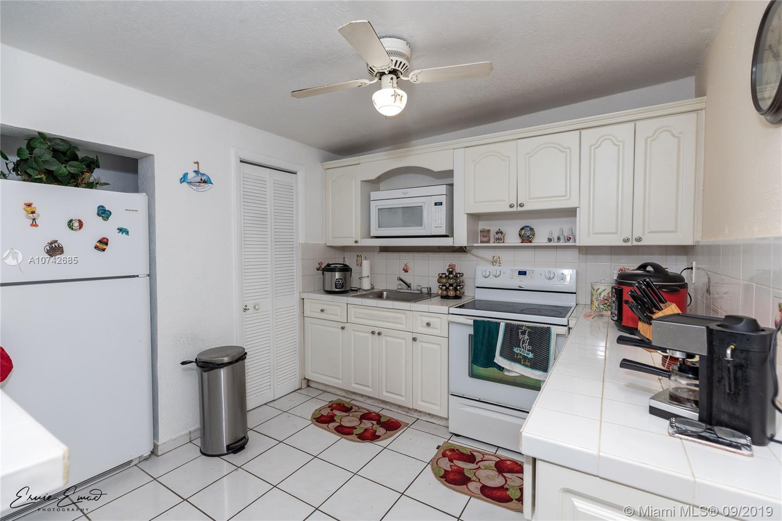 4375 Southwest 112th Court Miami, FL 33165 - Photo 12 of 30