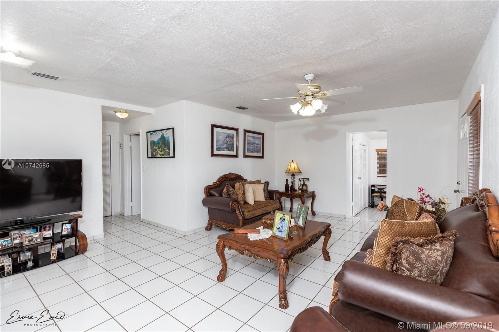 4375 Southwest 112th Court Miami, FL 33165 - Photo 5 of 30