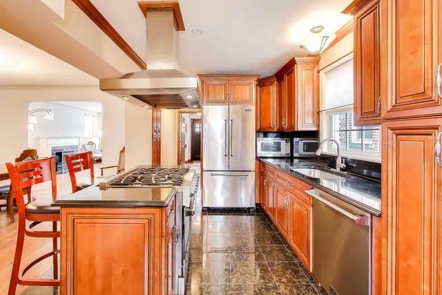 $699,000 | 6230 North Troy Street, Chicago, IL 60659