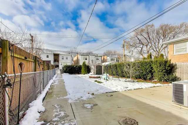 $699,000 | 6230 North Troy Street, Chicago, IL 60659