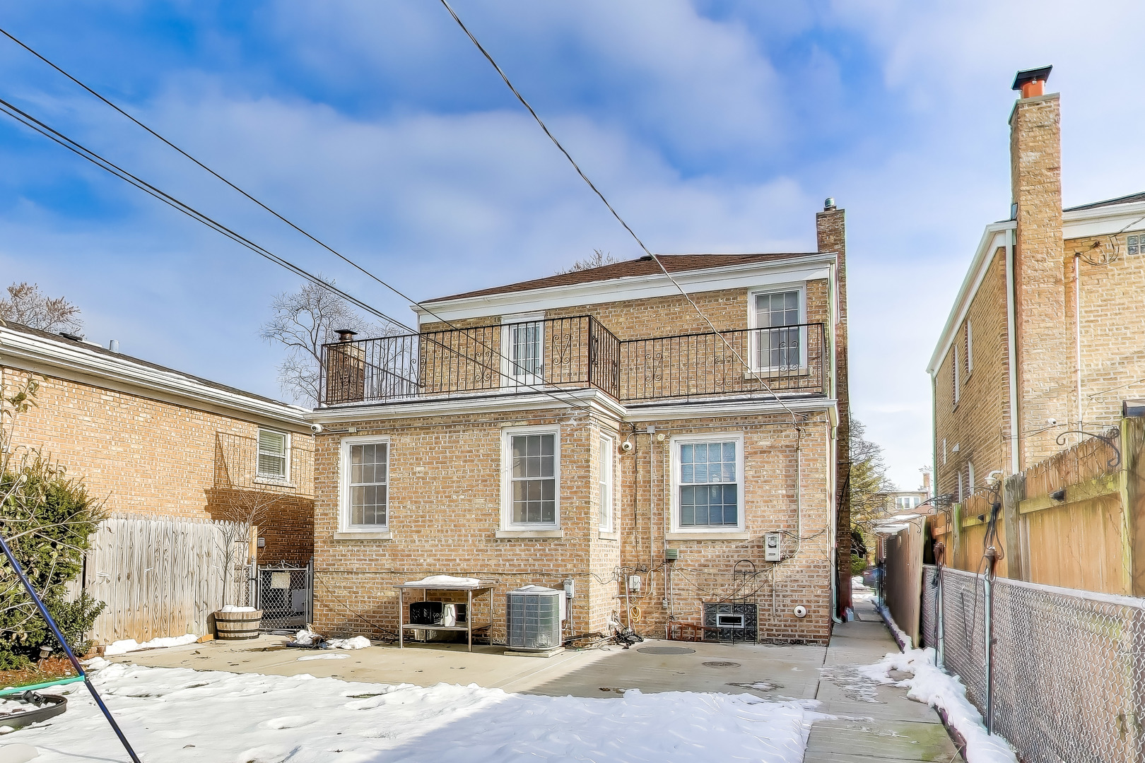6230 North Troy Street Chicago, IL 60659 - Photo 33 of 38 a front view of a building with street view