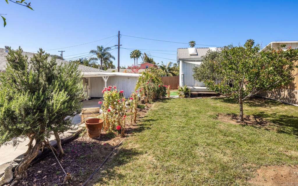 1355 Hermes Avenue Encinitas, CA 92024 - Photo 13 of 16 a view of a chairs and table in the patio