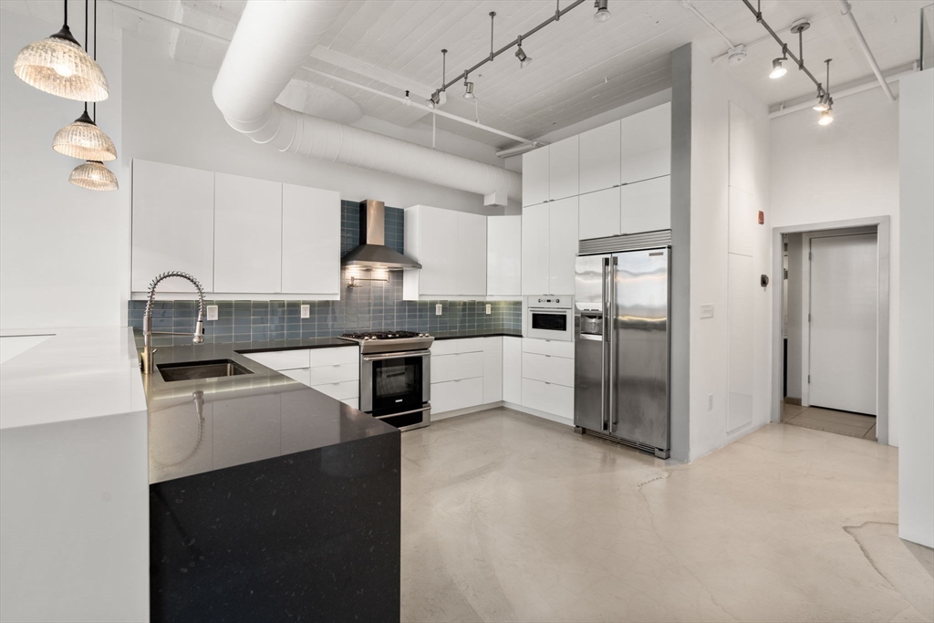 437 D Street, Unit 6C Boston, MA 02210 - Photo 9 of 25