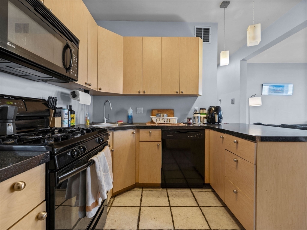 84 Marine Road Boston, MA 02127 - Photo 5 of 42 Gallery Image 5
