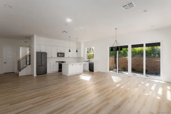 $995,000 | 702 Passion Ct Vista, Vista, CA 92083