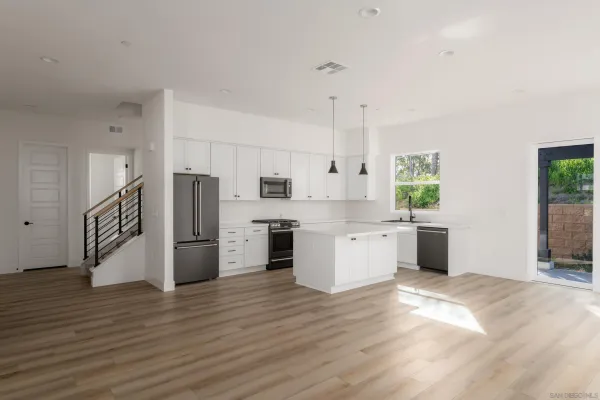 $995,000 | 702 Passion Ct Vista, Vista, CA 92083