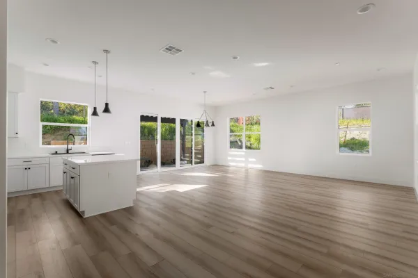 $995,000 | 702 Passion Ct Vista, Vista, CA 92083