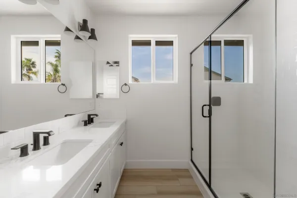 $995,000 | 702 Passion Ct Vista, Vista, CA 92083