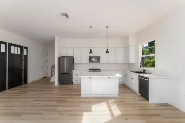 $995,000 | 702 Passion Ct Vista, Vista, CA 92083