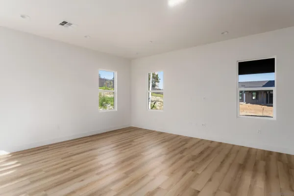 $995,000 | 702 Passion Ct Vista, Vista, CA 92083