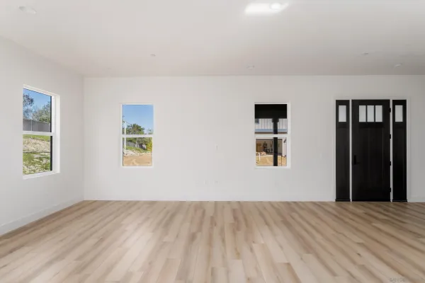 $995,000 | 702 Passion Ct Vista, Vista, CA 92083