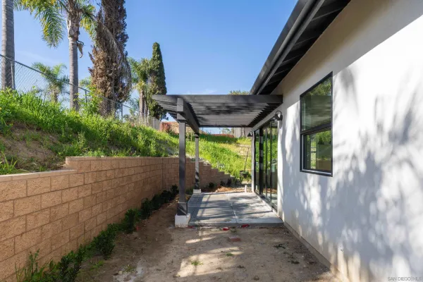 $995,000 | 702 Passion Ct Vista, Vista, CA 92083