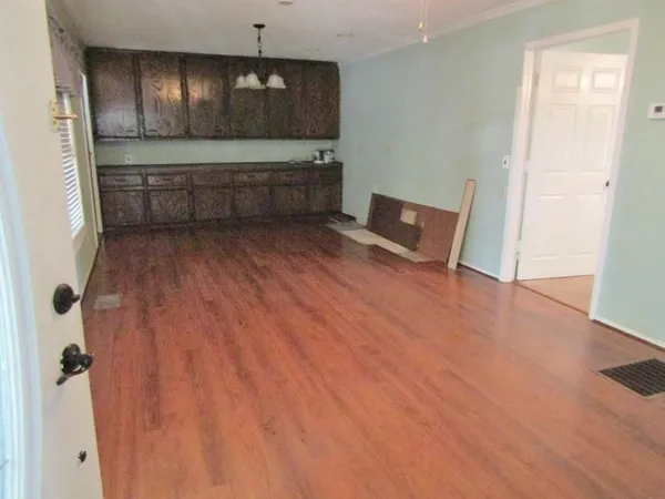 $1,650 | 1117 Woodland Trail, Tool, TX 75143