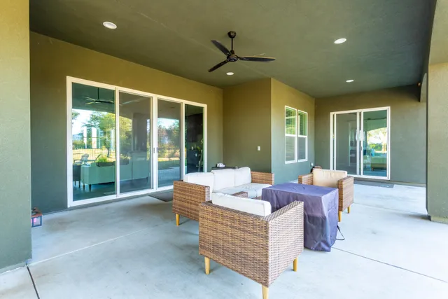 $739,900 | 910 Santa Cruz Drive, Redding, CA 96003