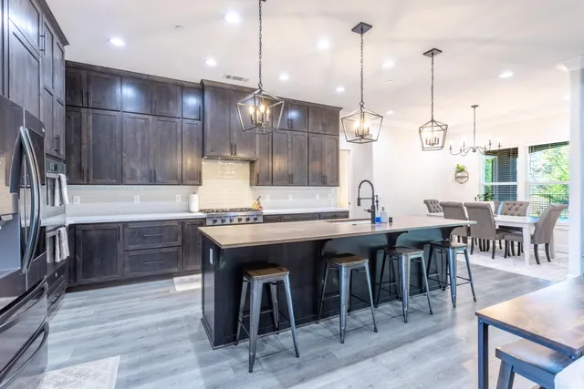 $739,900 | 910 Santa Cruz Drive, Redding, CA 96003