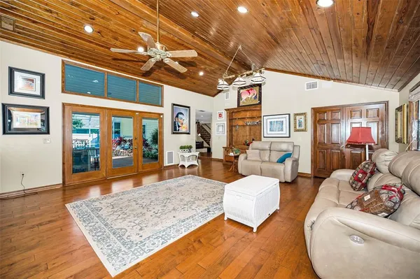 a view of street view with outdoor space