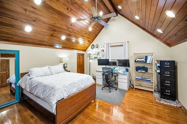 $1,100,000 | 1944 Levine Lane, Clearwater, FL 33760