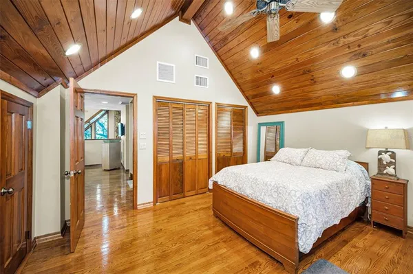 $1,100,000 | 1944 Levine Lane, Clearwater, FL 33760