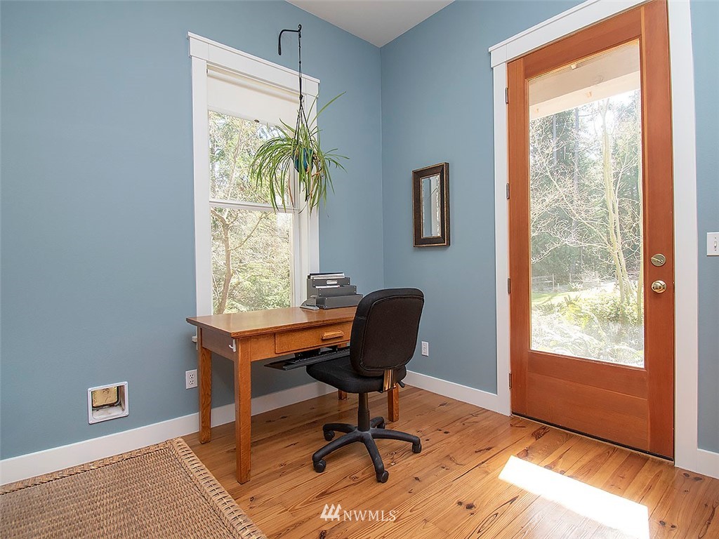 4243 Shokowakan Road Clinton, WA 98236 - Photo 19 of 35 Gallery Image 19