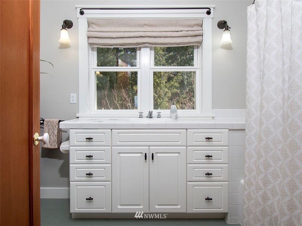 4243 Shokowakan Road Clinton, WA 98236 - Photo 27 of 35 Gallery Image 27